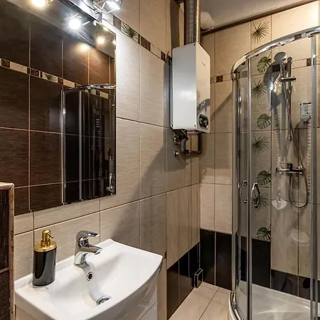 Urban Chic - Old Town - 11 People - Stare - Freta *